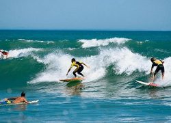 10 Great Surfing Locations In Australia