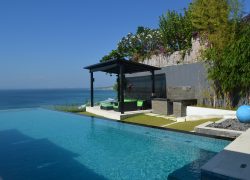 Suluban Cliff, Bali – What Is There to Love?