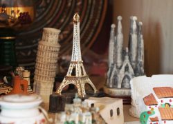 Souvenir Lessons in Travel Advice