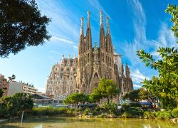 5 Must-See Tourist Spots in Barcelona, Spain